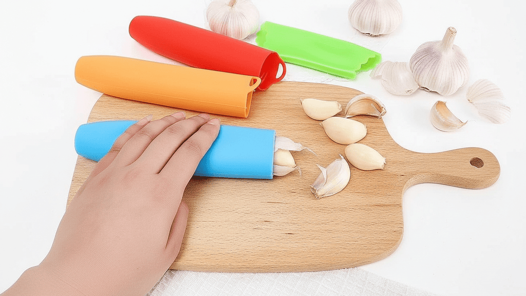 Tubo Descascador de Alho Rápido, Prático e Sem Cheiro comprar DESCASCADOR01 original Vovó Lúcia